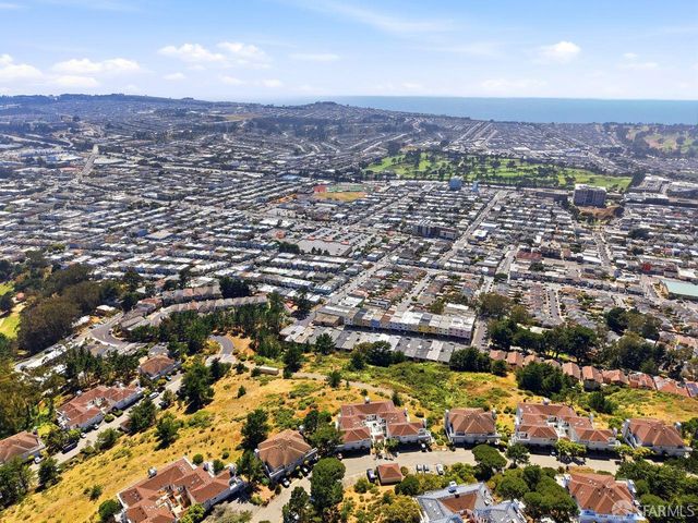 580 Pointe Pacific 4, Daly City, CA 94014