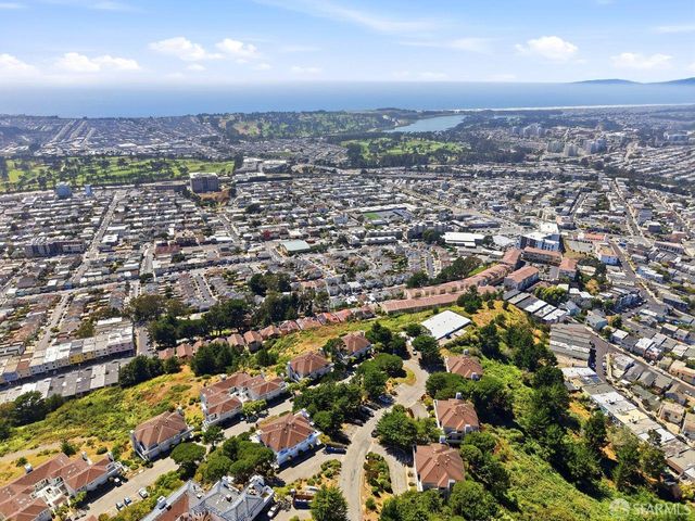 580 Pointe Pacific 4, Daly City, CA 94014