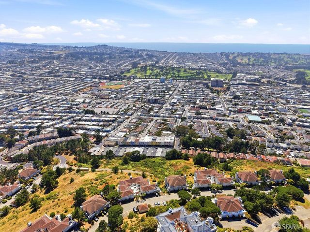 580 Pointe Pacific 4, Daly City, CA 94014