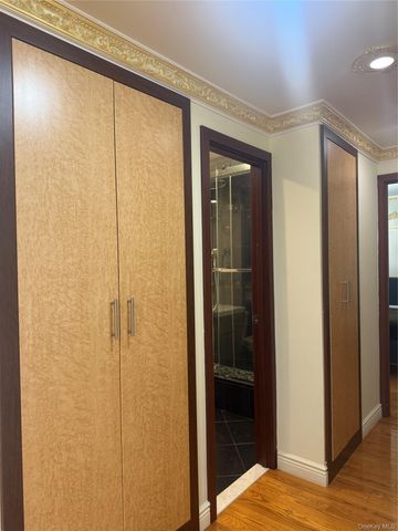 61-20 Grand Central Parkway Bb706, Forest Hills, NY 11375