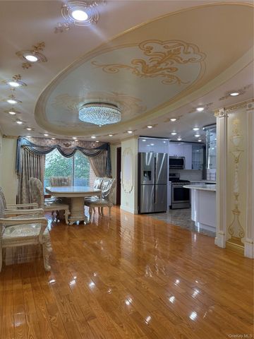 61-20 Grand Central Parkway Bb706, Forest Hills, NY 11375