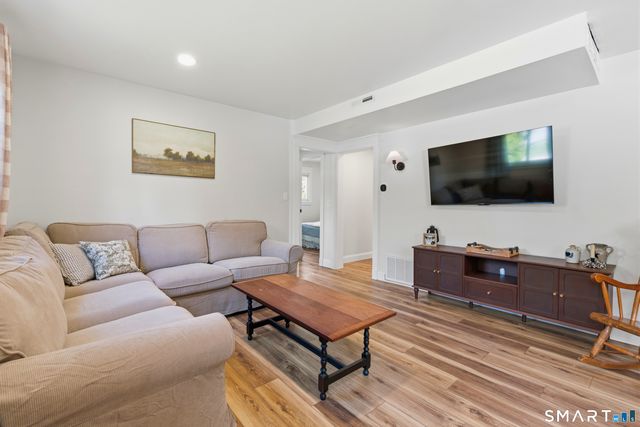 1 Meadow Lark Lane, Stonington, CT 06378