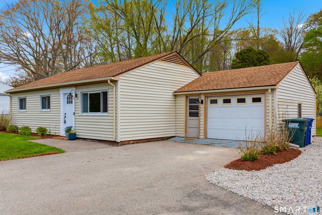 1 Meadow Lark Lane, Stonington, CT 06378