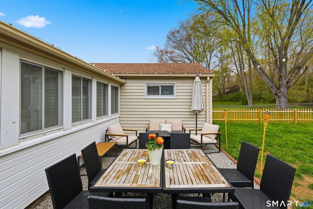 1 Meadow Lark Lane, Stonington, CT 06378
