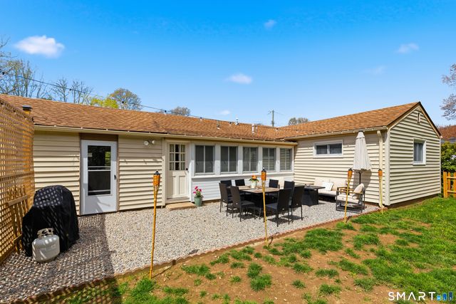 1 Meadow Lark Lane, Stonington, CT 06378
