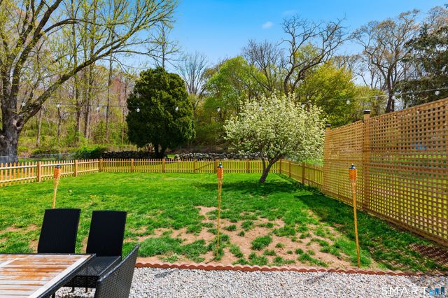1 Meadow Lark Lane, Stonington, CT 06378