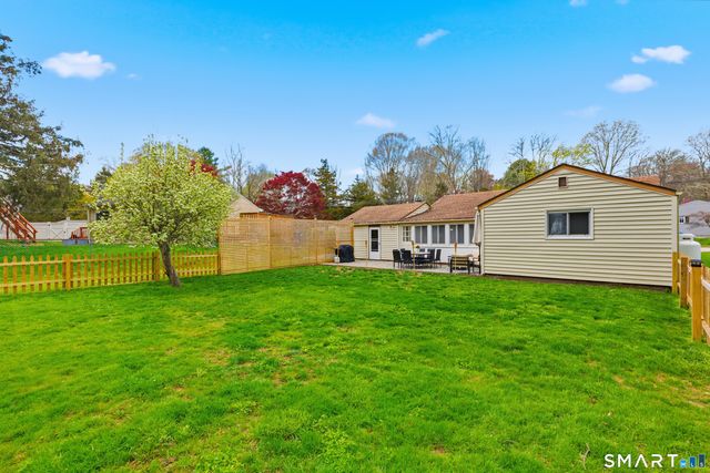 1 Meadow Lark Lane, Stonington, CT 06378