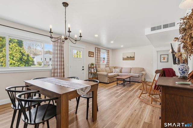 1 Meadow Lark Lane, Stonington, CT 06378
