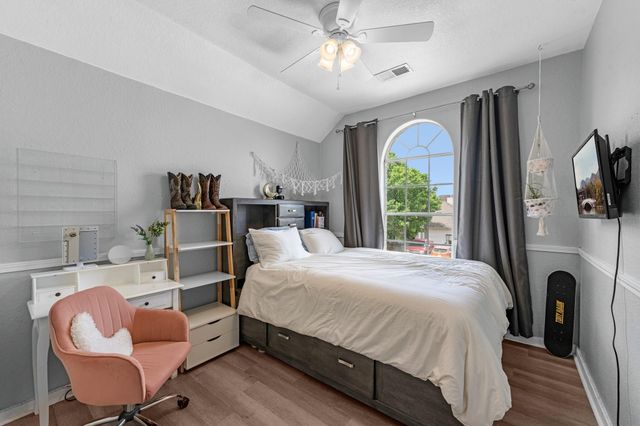 3420 Glastonbury Drive, Pearland, TX 77581