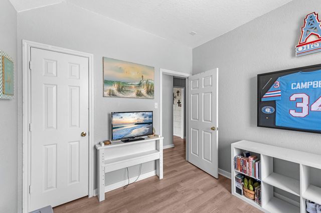 3420 Glastonbury Drive, Pearland, TX 77581