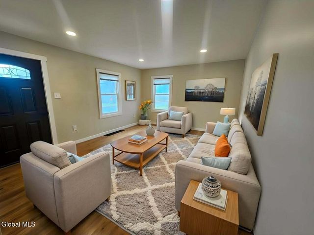 14 7th Avenue, Hudson Falls, NY 12839
