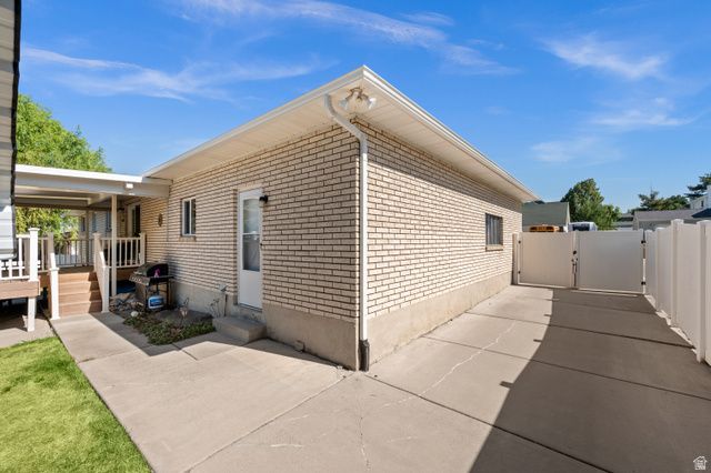 1398 W HAWKSBILL DR, Salt Lake City, UT 84123