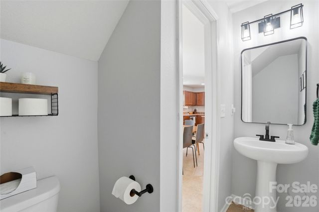 9428 Quilting Bee Lane, Charlotte, NC 28216