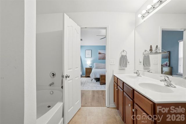 9428 Quilting Bee Lane, Charlotte, NC 28216