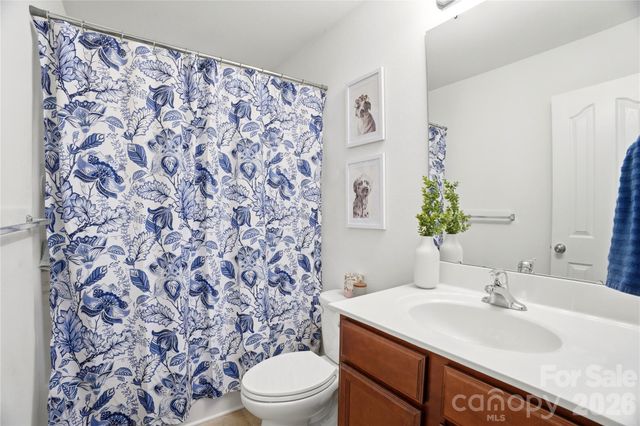 9428 Quilting Bee Lane, Charlotte, NC 28216