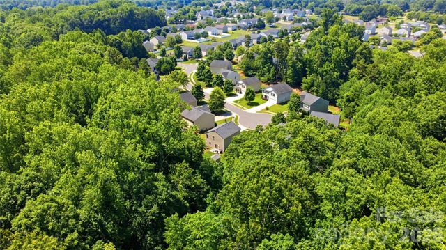 9428 Quilting Bee Lane, Charlotte, NC 28216