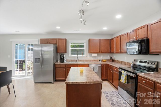 9428 Quilting Bee Lane, Charlotte, NC 28216