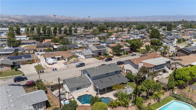 1394 Parkhurst, Simi Valley, CA 93065