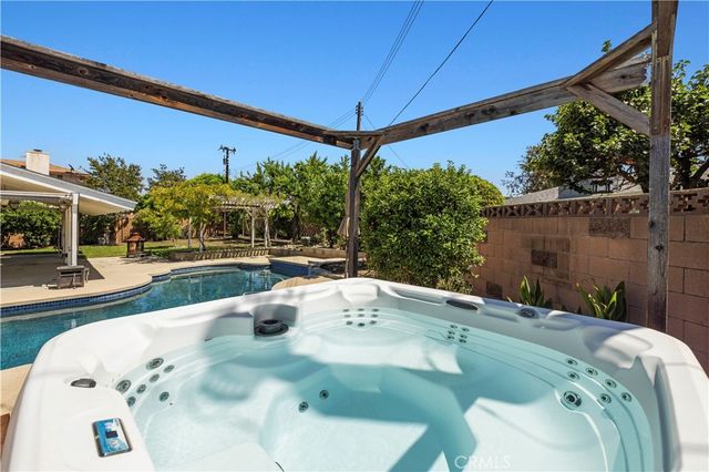 1394 Parkhurst, Simi Valley, CA 93065