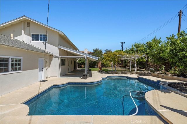 1394 Parkhurst, Simi Valley, CA 93065