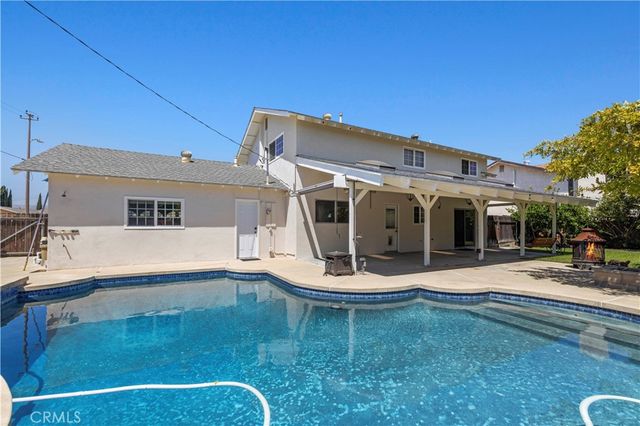 1394 Parkhurst, Simi Valley, CA 93065