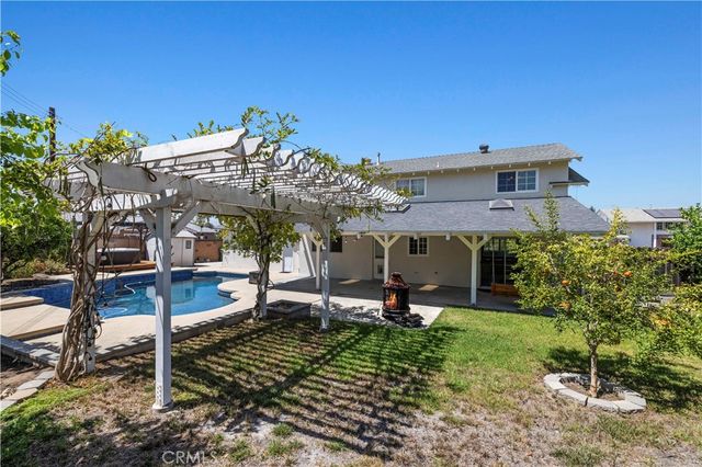 1394 Parkhurst, Simi Valley, CA 93065