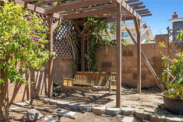 1394 Parkhurst, Simi Valley, CA 93065