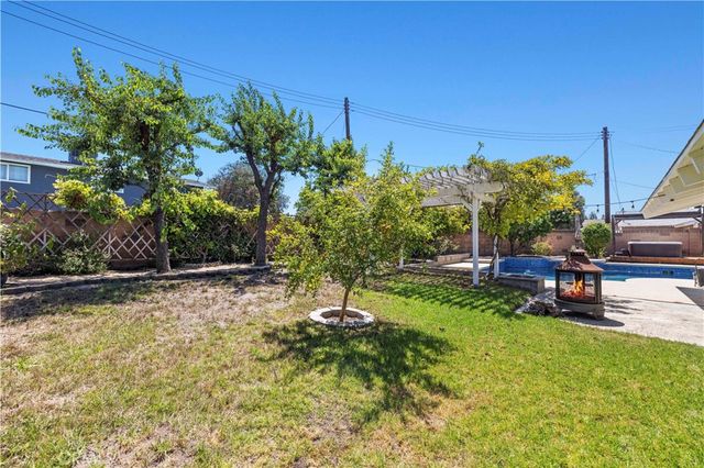 1394 Parkhurst, Simi Valley, CA 93065
