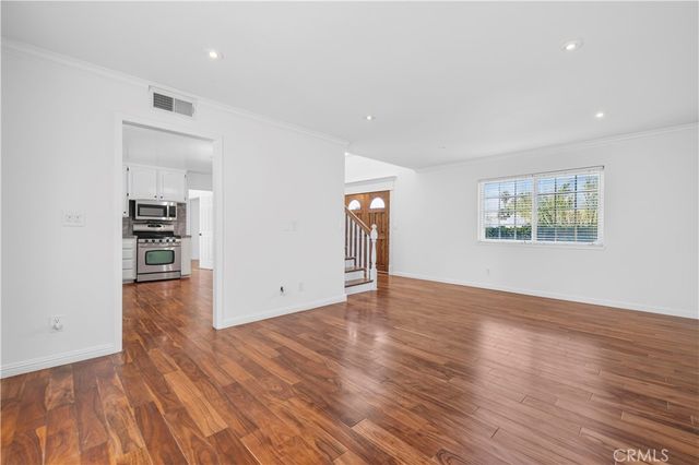 1394 Parkhurst, Simi Valley, CA 93065