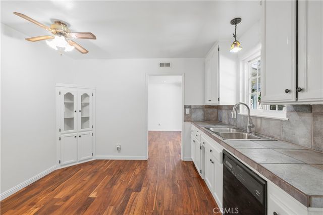 1394 Parkhurst, Simi Valley, CA 93065