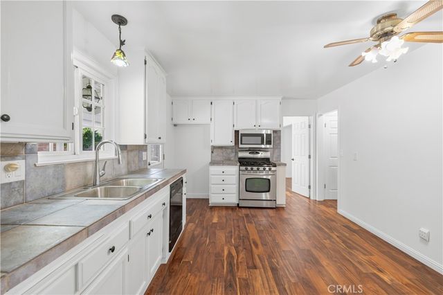 1394 Parkhurst, Simi Valley, CA 93065