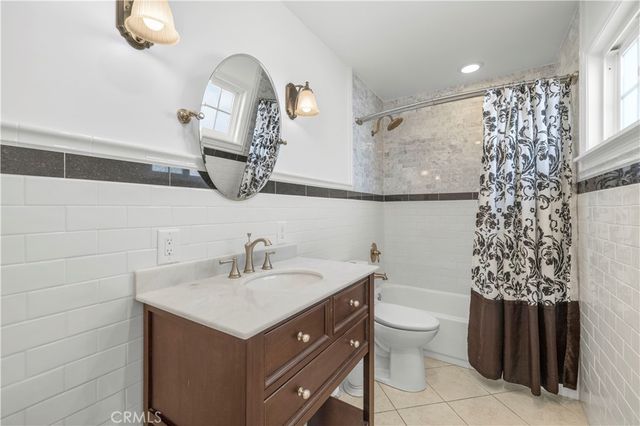 1394 Parkhurst, Simi Valley, CA 93065