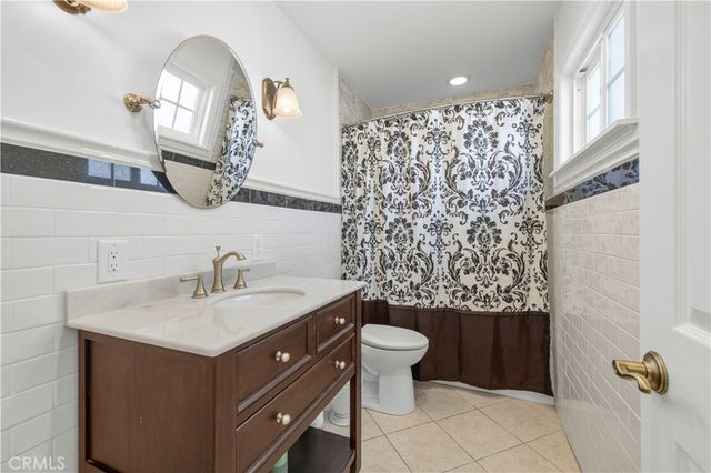 1394 Parkhurst, Simi Valley, CA 93065