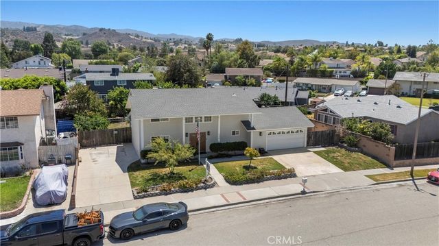 1394 Parkhurst, Simi Valley, CA 93065