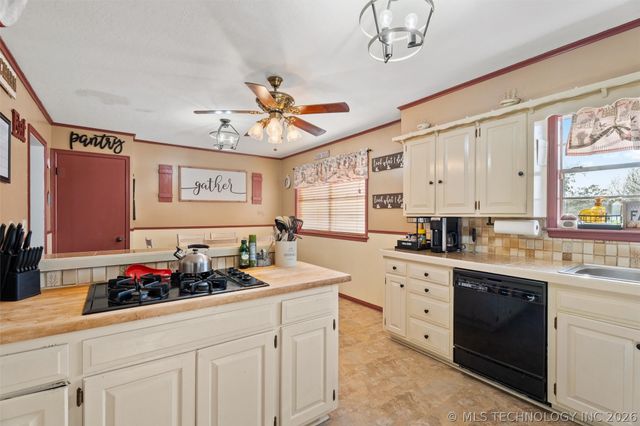 1037 Macklyn Lane, Bartlesville, OK 74006