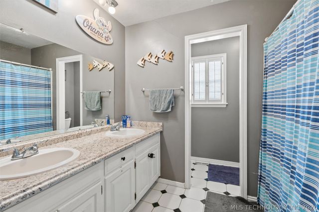 1037 Macklyn Lane, Bartlesville, OK 74006