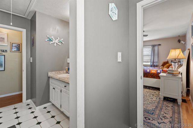 1037 Macklyn Lane, Bartlesville, OK 74006