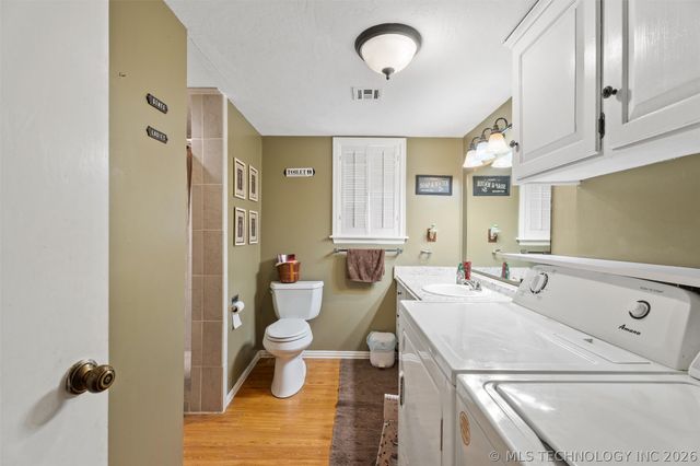 1037 Macklyn Lane, Bartlesville, OK 74006