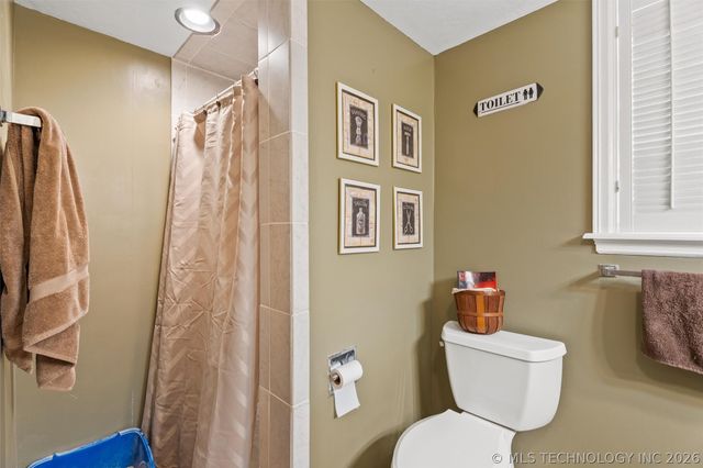 1037 Macklyn Lane, Bartlesville, OK 74006