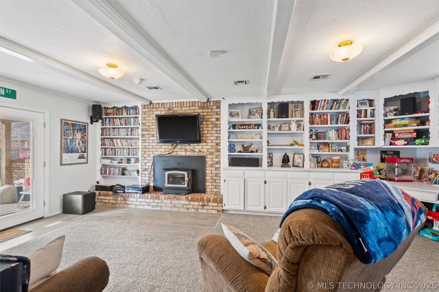 1037 Macklyn Lane, Bartlesville, OK 74006