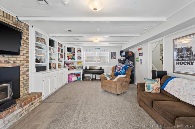 1037 Macklyn Lane, Bartlesville, OK 74006