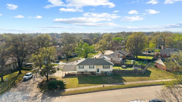 1037 Macklyn Lane, Bartlesville, OK 74006