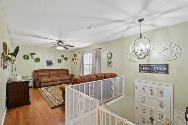 1037 Macklyn Lane, Bartlesville, OK 74006