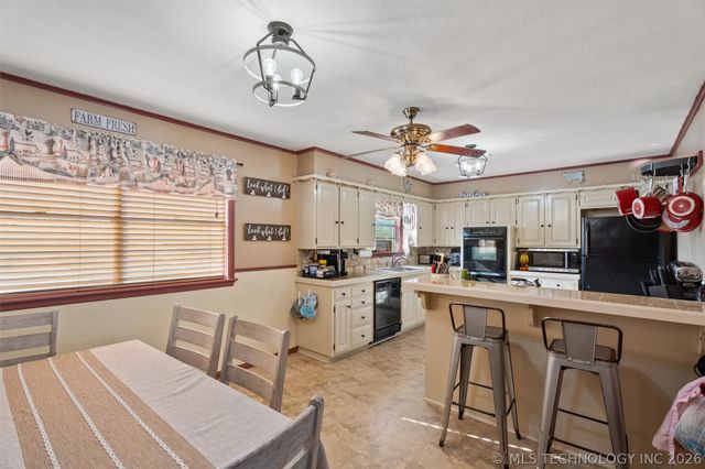 1037 Macklyn Lane, Bartlesville, OK 74006