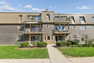 572 FAIRWAY VIEW Drive 1B, Wheeling, IL 60090