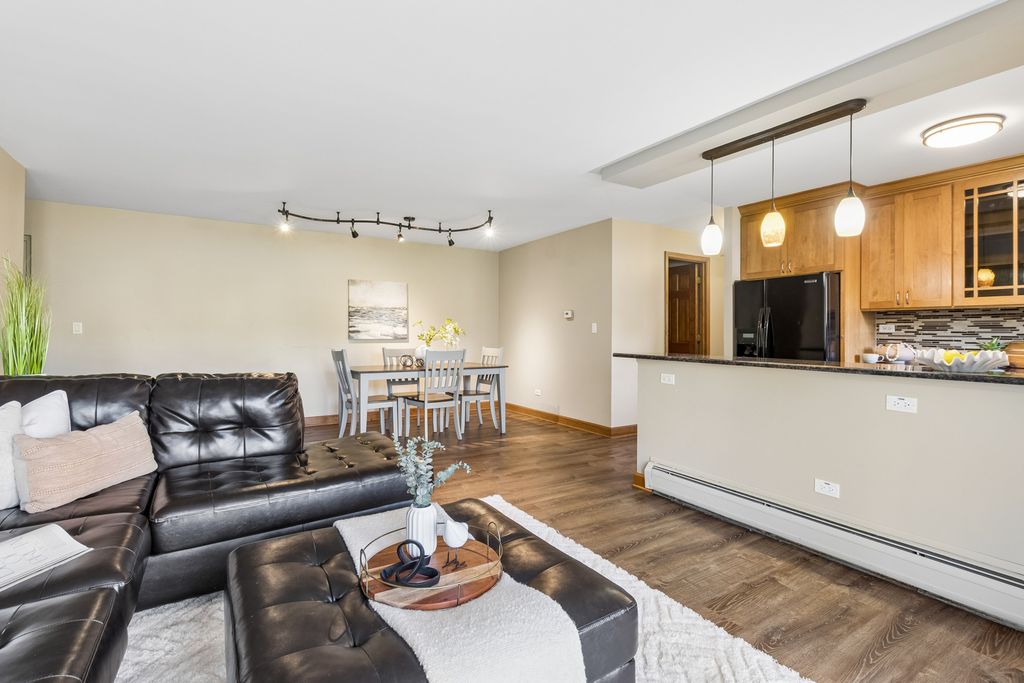 572 FAIRWAY VIEW Drive 1B, Wheeling, IL 60090 — photo 4