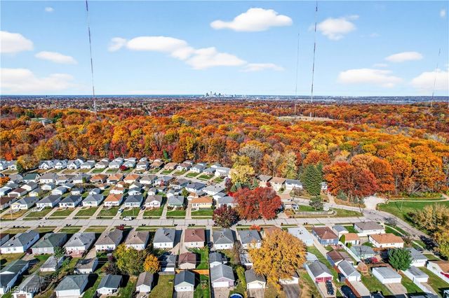 2410 Park Drive, Parma, OH 44134