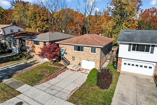 2410 Park Drive, Parma, OH 44134