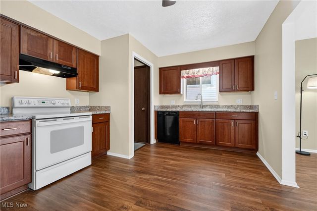 2410 Park Drive, Parma, OH 44134