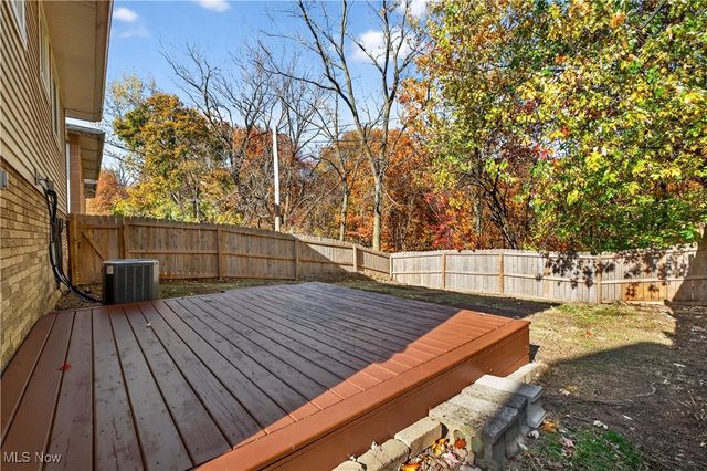 2410 Park Drive, Parma, OH 44134